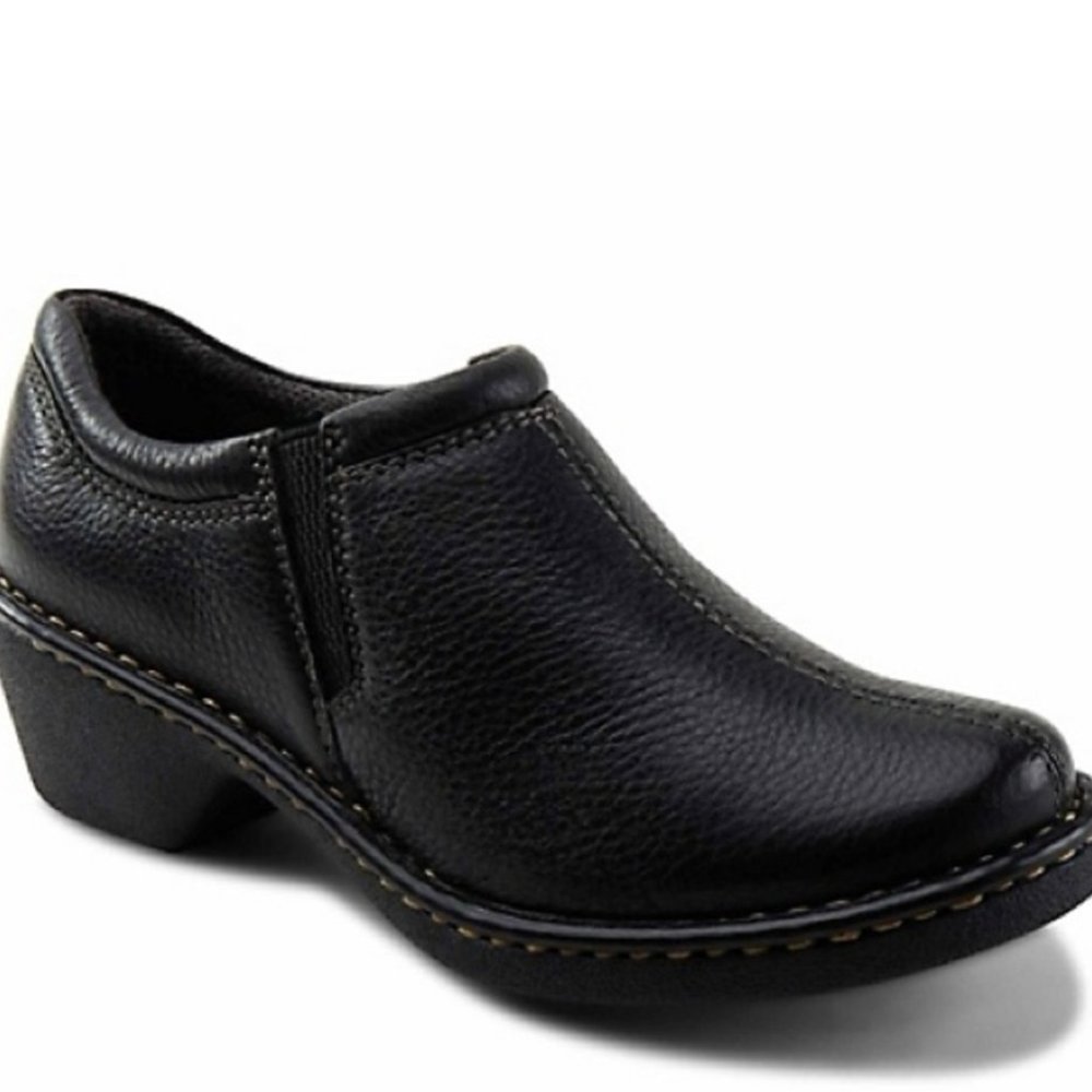 Eastland Women's Amore BLACK size 7 W #3096-01 NEW!